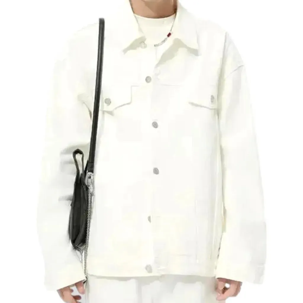 Collared men's jean jacket