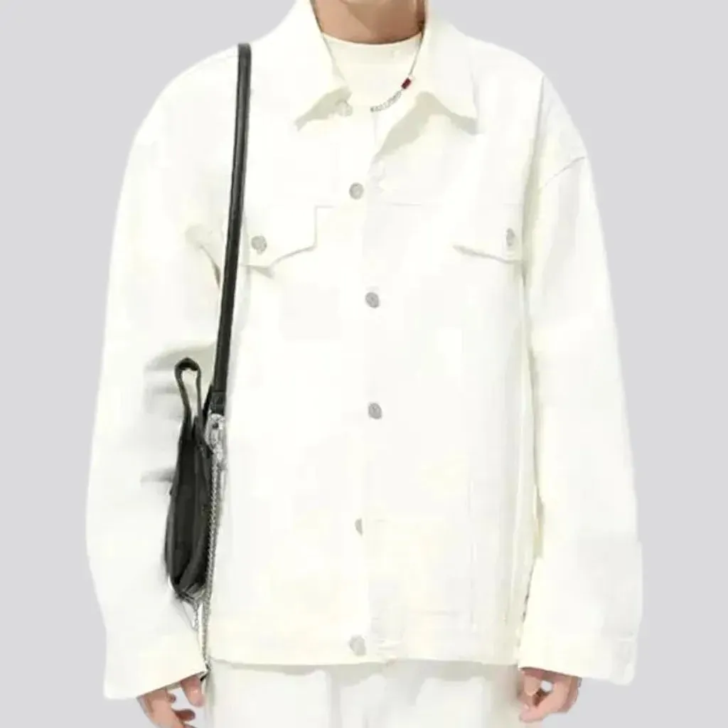Collared men's jean jacket