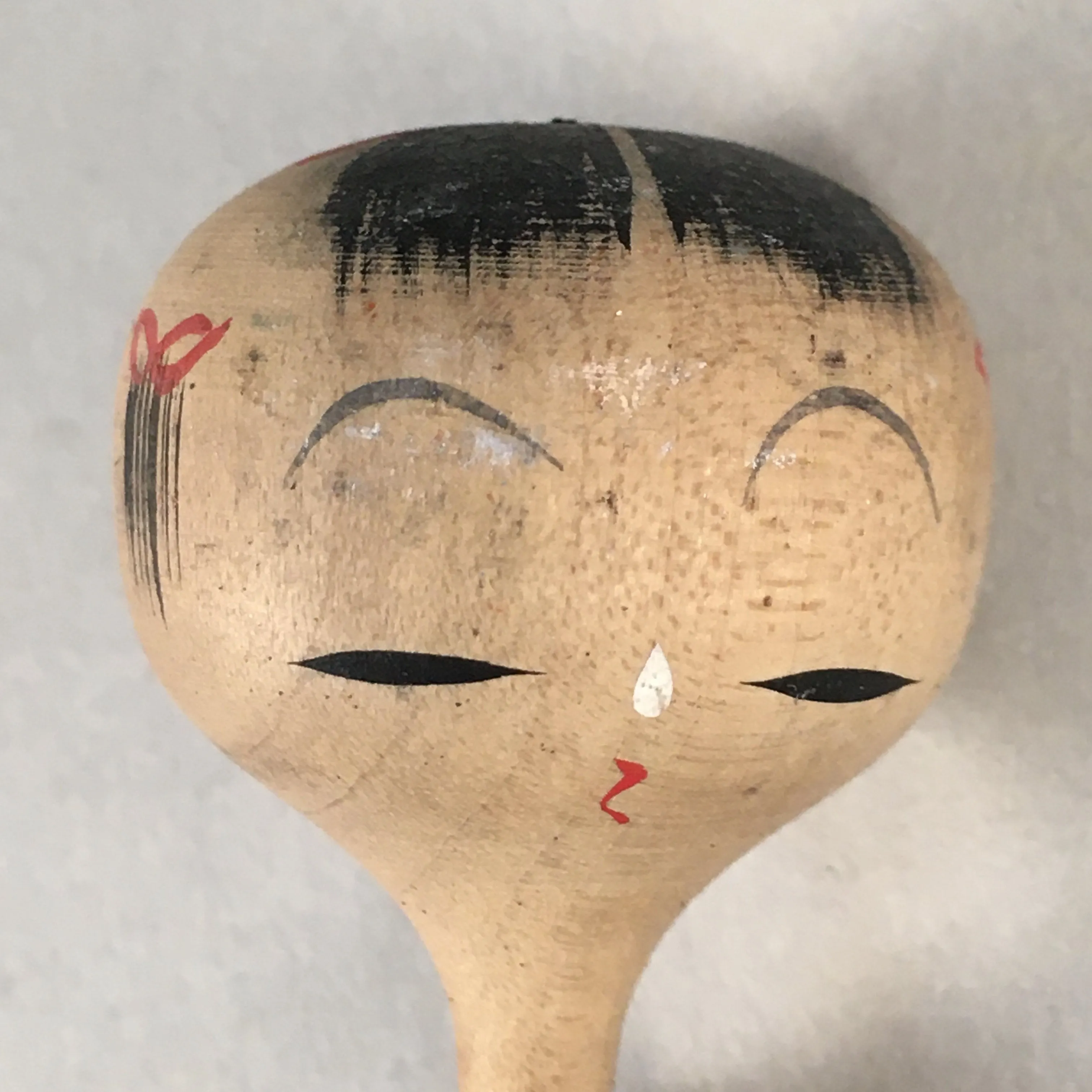 Japanese Kokeshi Doll Vtg Wooden Figurine Girl Red Ribbon Bamboo Peel KF450