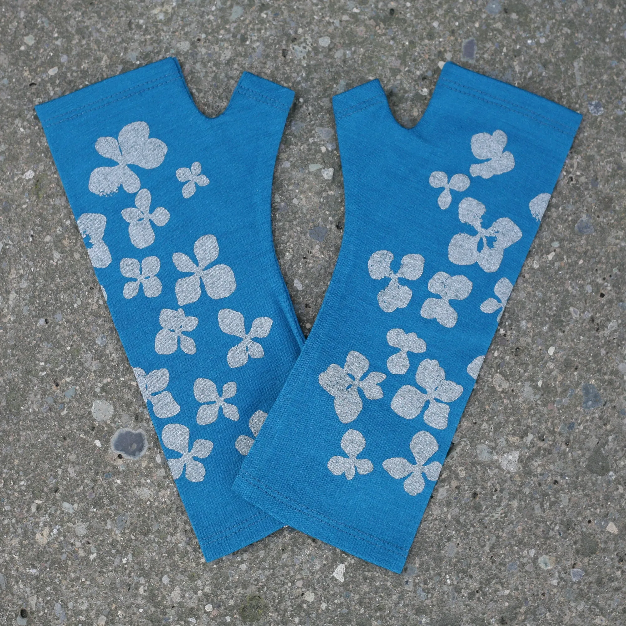 Teal hydrangea print merino fingerless gloves